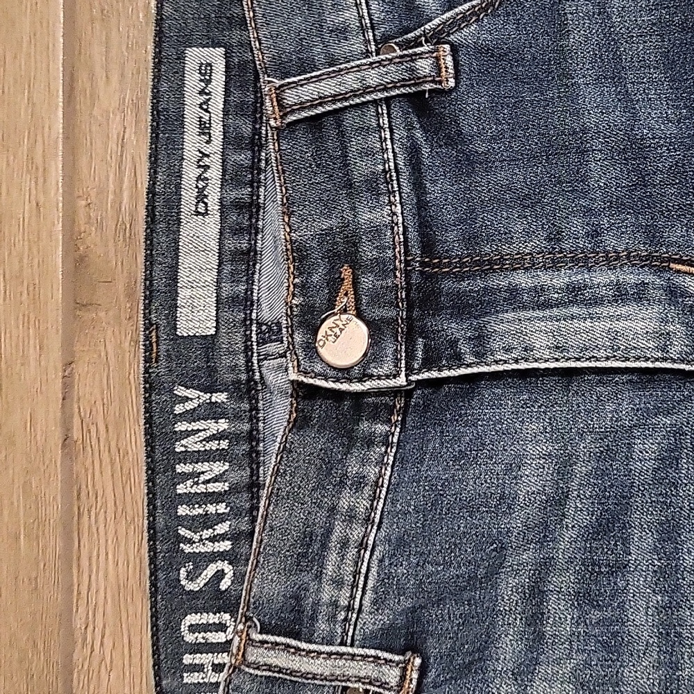 DKNY SOHO SKINNY JEANS